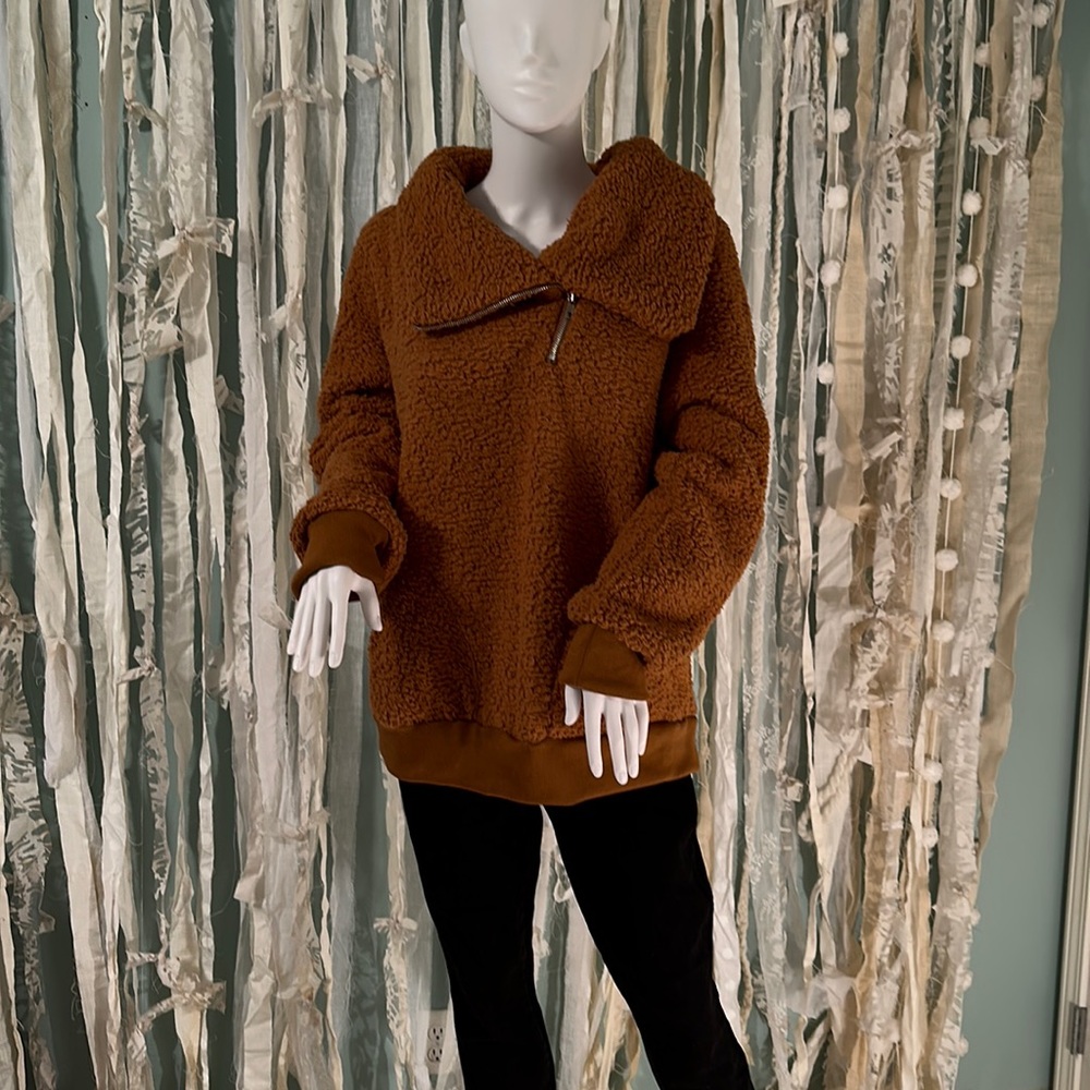 Chestnut brown half zip sherpa